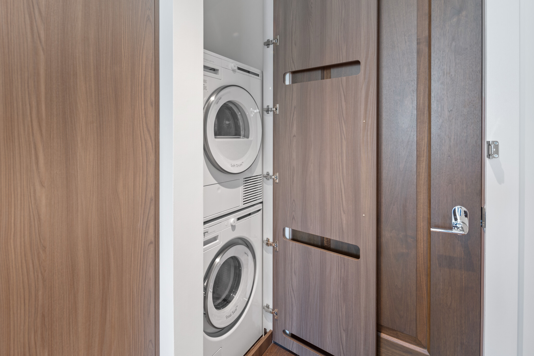 430 Stuart St, Back Bay