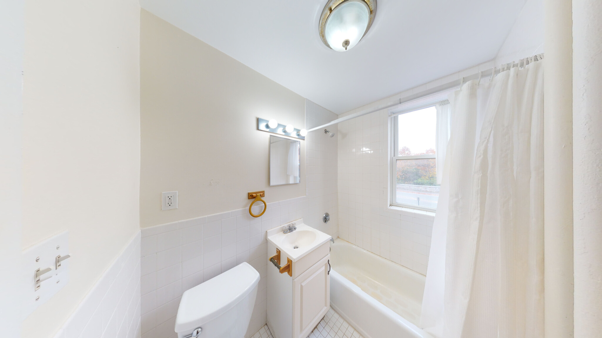 1940 Commonwealth Ave, Brighton