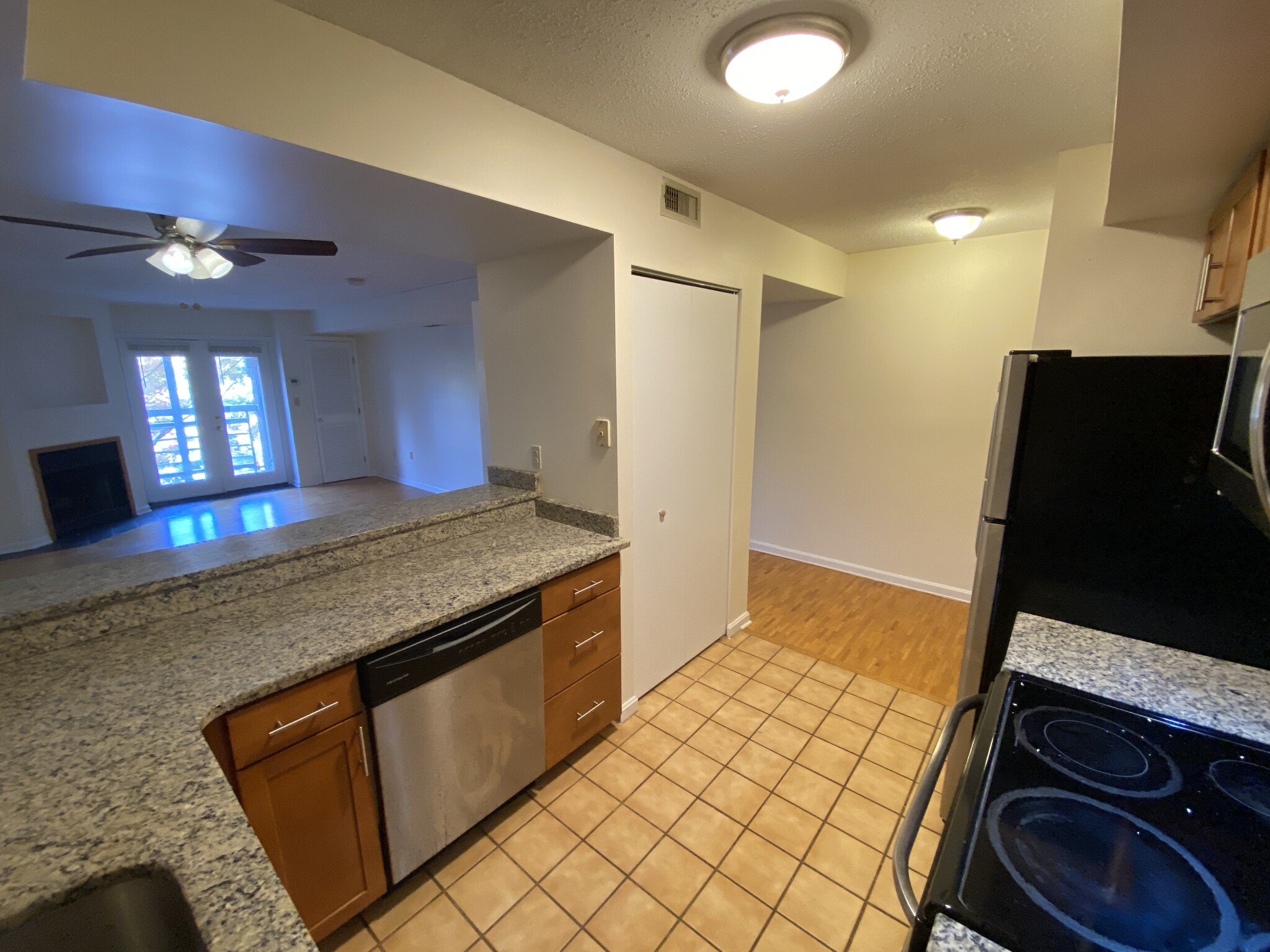 345 Franklin St, Riverside