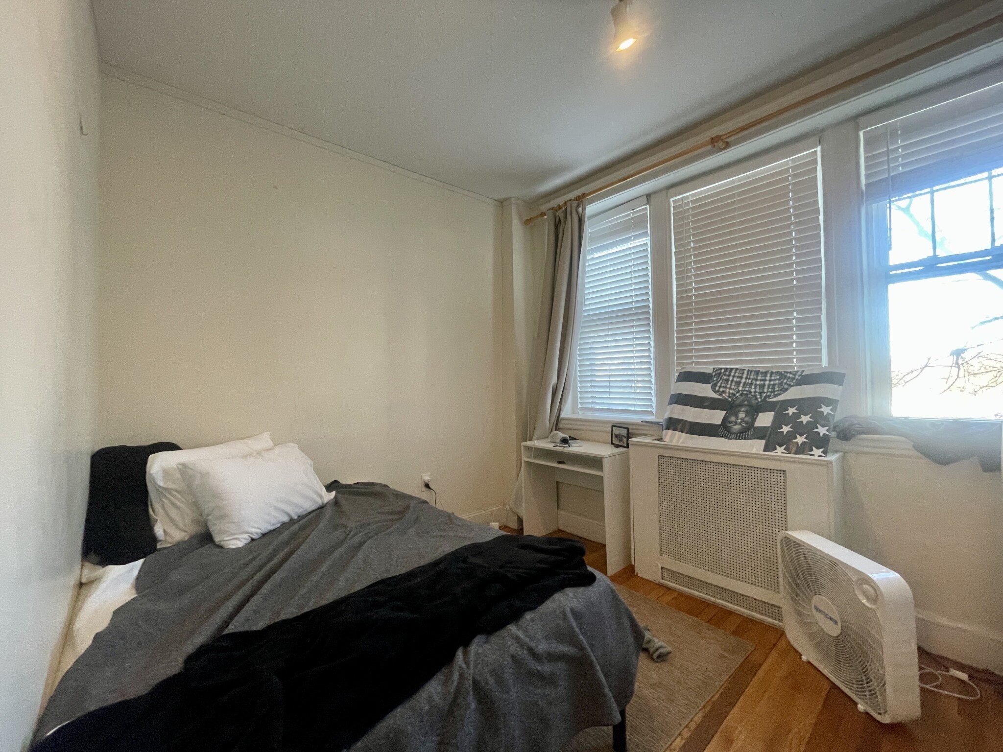 2001 Commonwealth Ave, Brighton