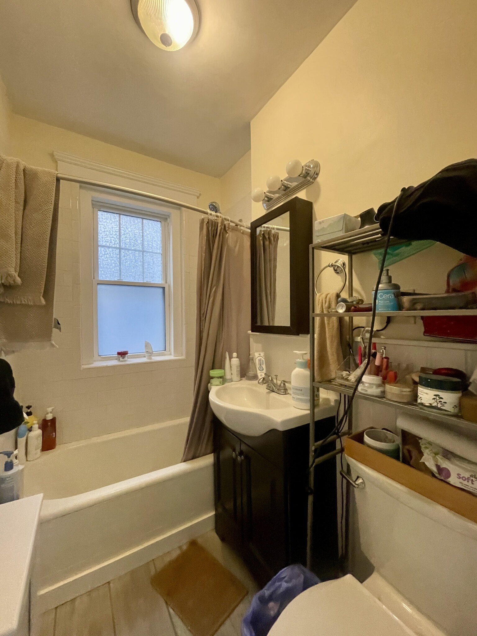 2003 Commonwealth Ave, Brighton