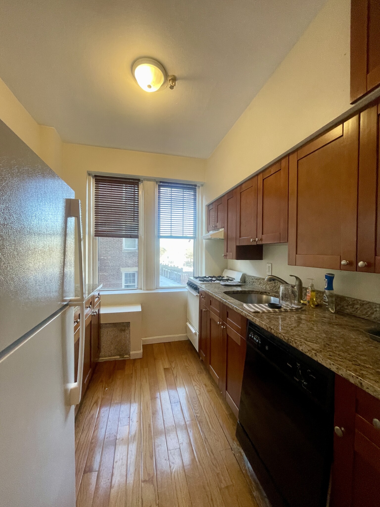 2003 Commonwealth Ave, Brighton