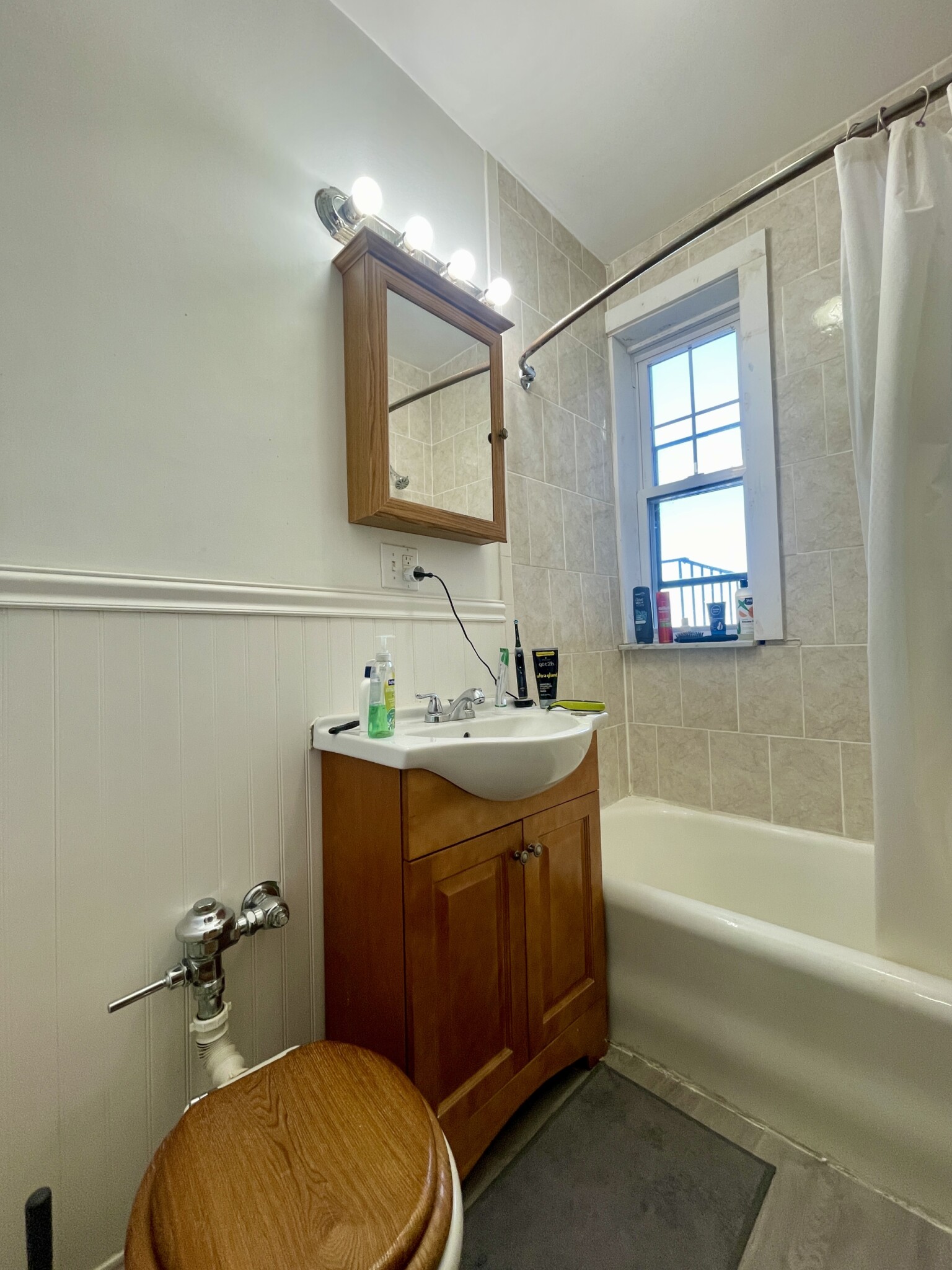 1949 Commonwealth Ave, Brighton