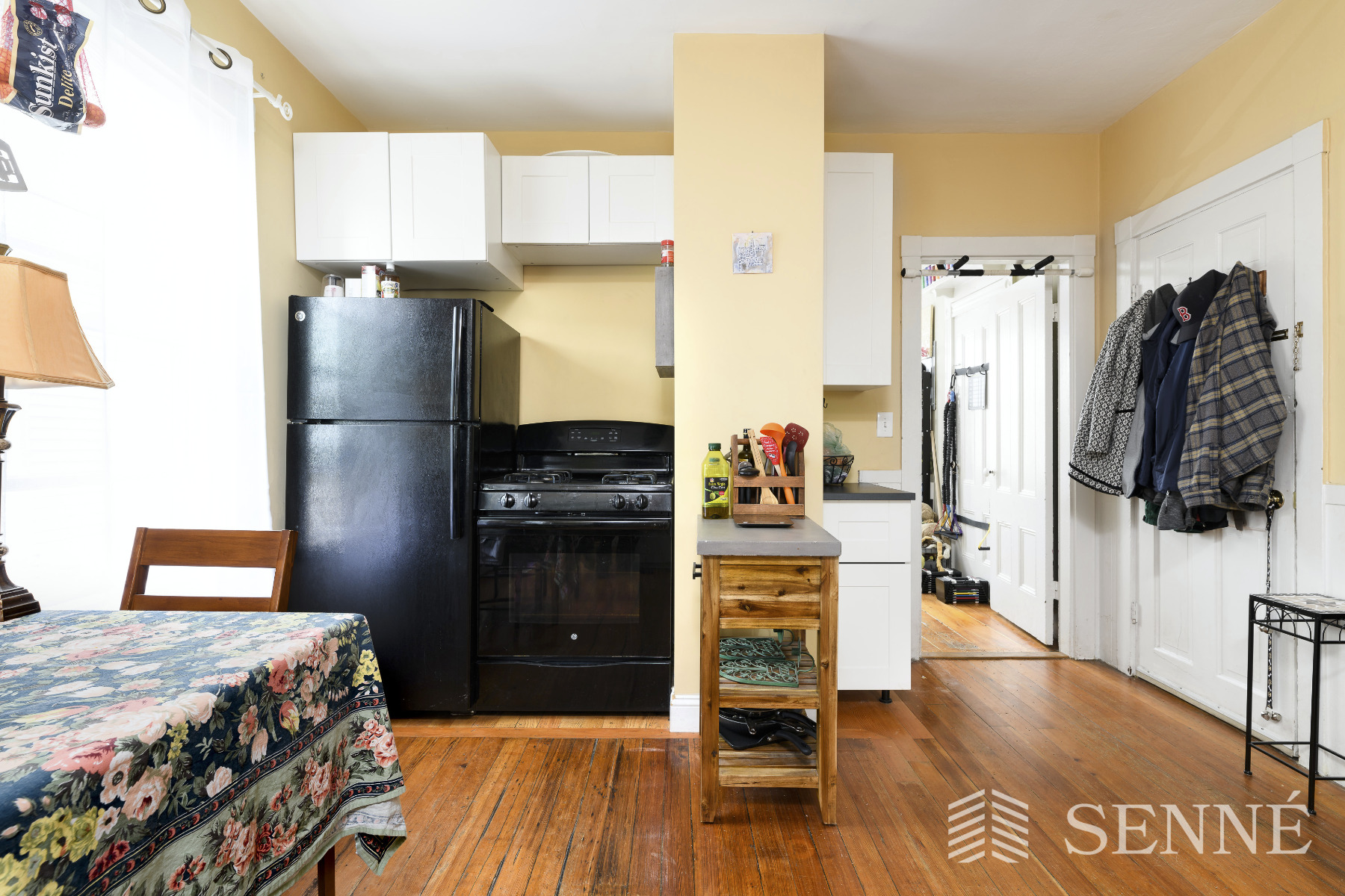 2 bed, 1 bath apartment for rent at 1 Hampshire Ct Unit 3, Cambridge — photo 3 of 9