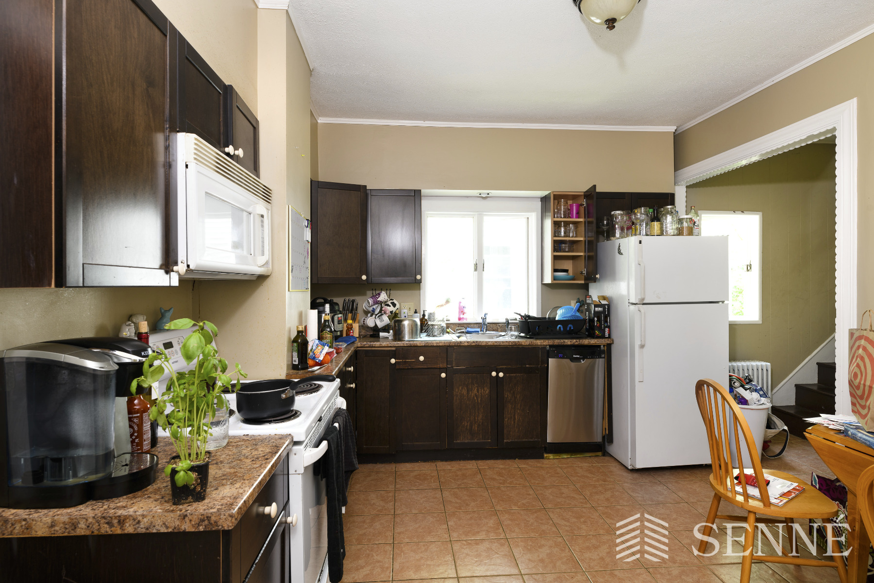 4 bed, 1 bath apartment for rent at 8 Kilby St, Somerville — photo 2 of 8