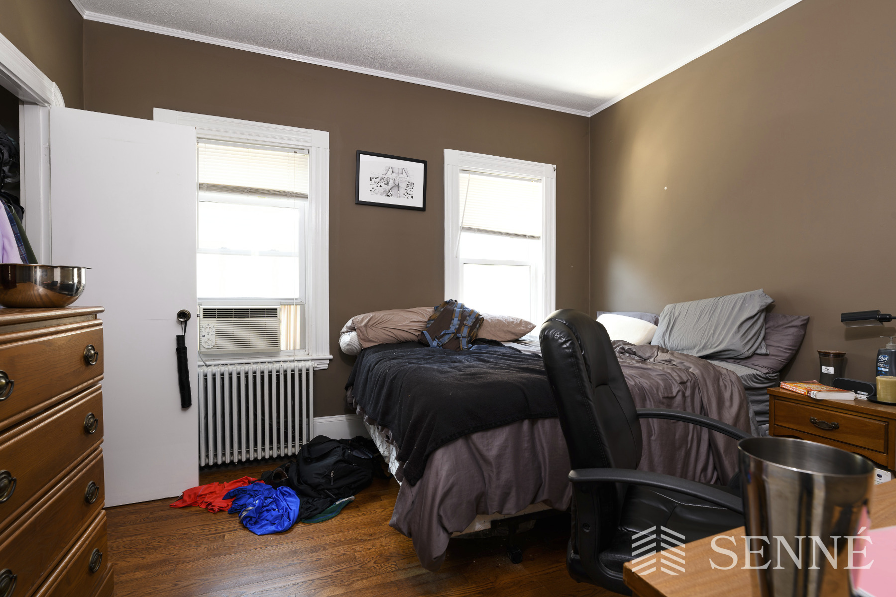 4 bed, 1 bath apartment for rent at 8 Kilby St, Somerville — photo 4 of 8