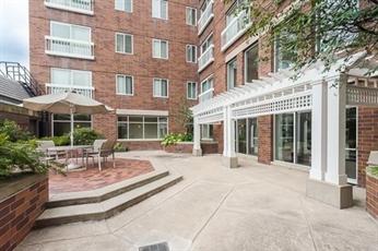 950 Massachusetts Ave, Harvard Square