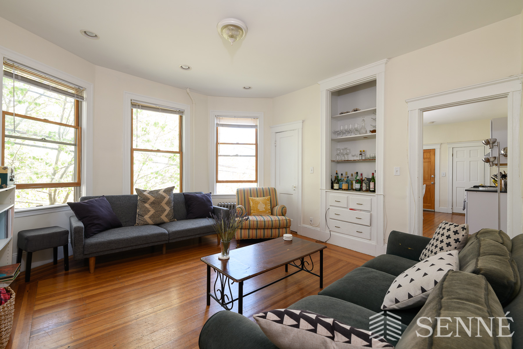 4 bed, 1.5 bath apartment for rent at 19 Buckingham St Unit 2, Somerville — photo 2 of 15