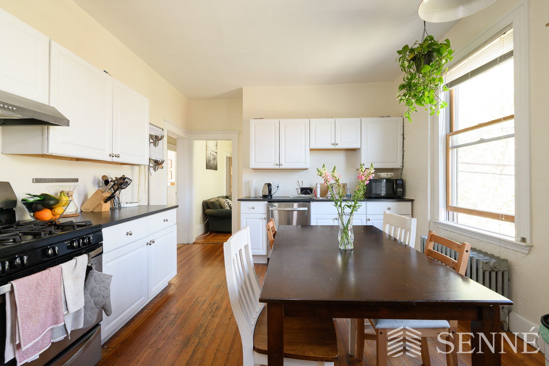 4 bed, 1.5 bath apartment for rent at 19 Buckingham St Unit 2, Somerville — photo 8 of 15