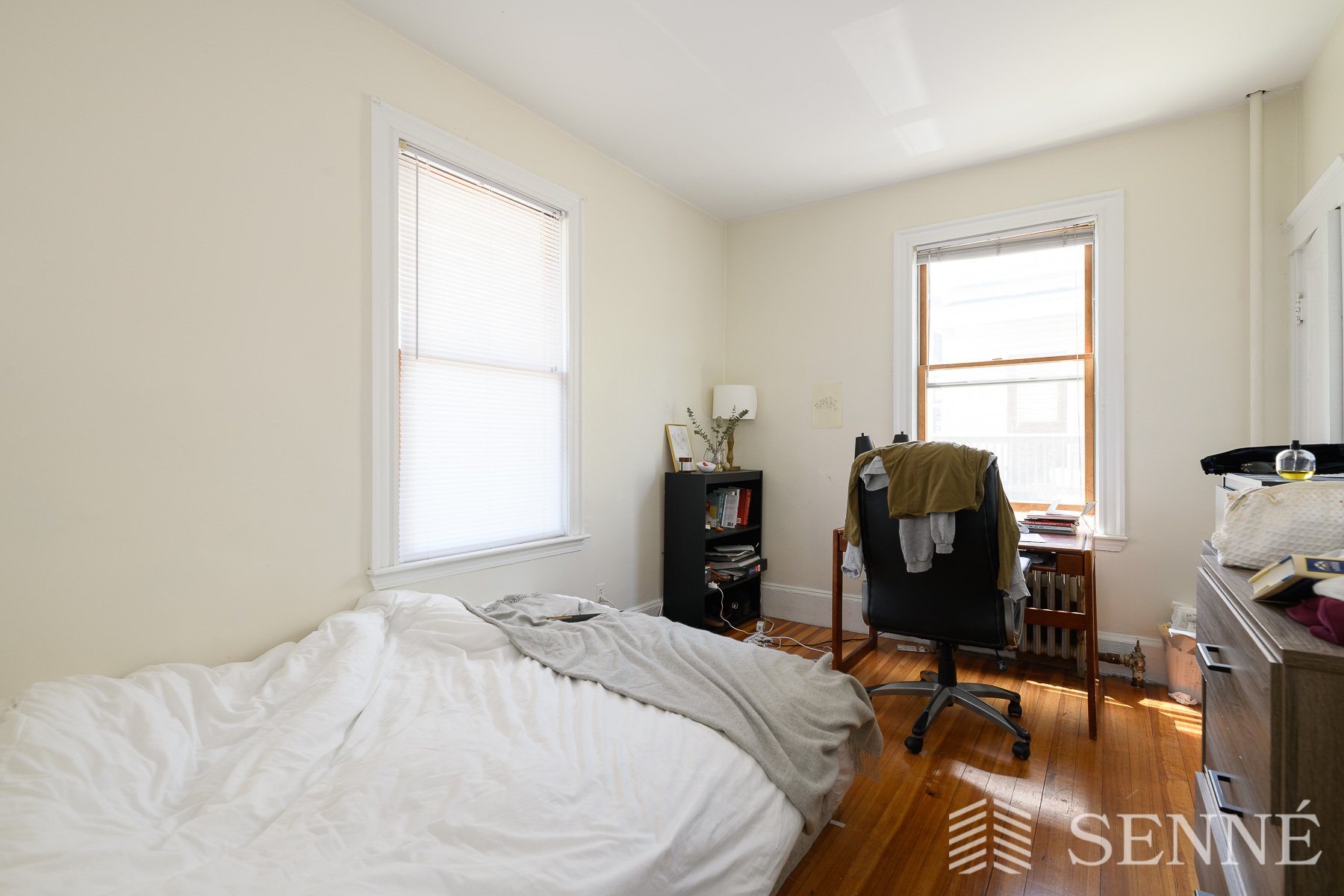 4 bed, 1.5 bath apartment for rent at 19 Buckingham St Unit 2, Somerville — photo 13 of 15