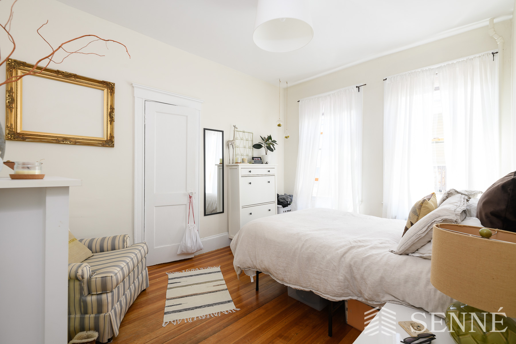 4 bed, 1.5 bath apartment for rent at 19 Buckingham St Unit 2, Somerville — photo 3 of 15