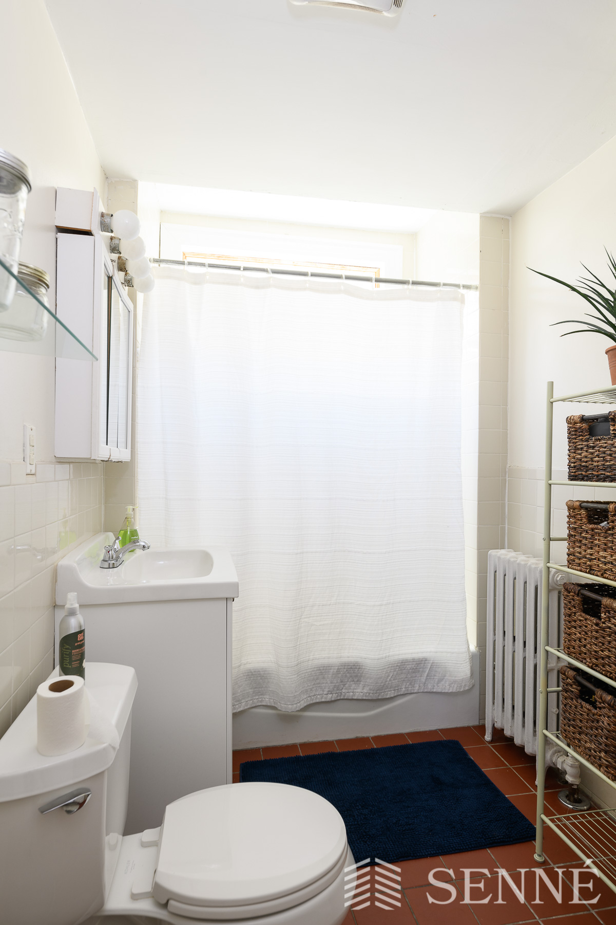 4 bed, 1.5 bath apartment for rent at 19 Buckingham St Unit 2, Somerville — photo 9 of 15