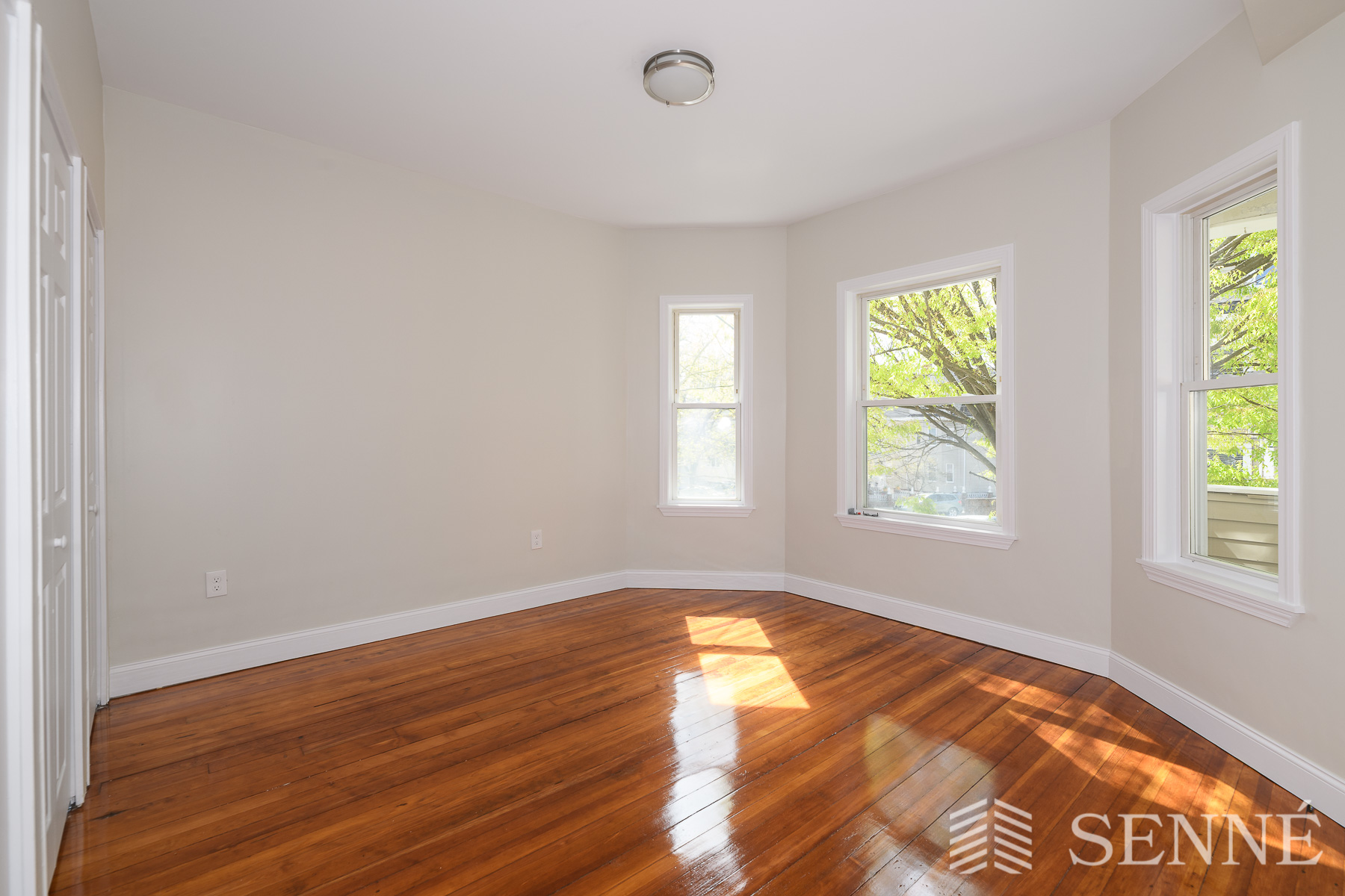 3 bed, 1 bath apartment for rent at 73 Bartlett St Unit 1, Magoun Square — photo 6 of 7