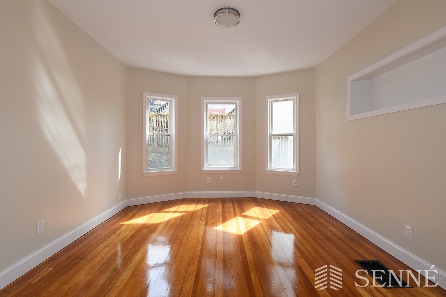 3 bed, 1 bath apartment for rent at 73 Bartlett St Unit 1, Magoun Square — photo 5 of 7