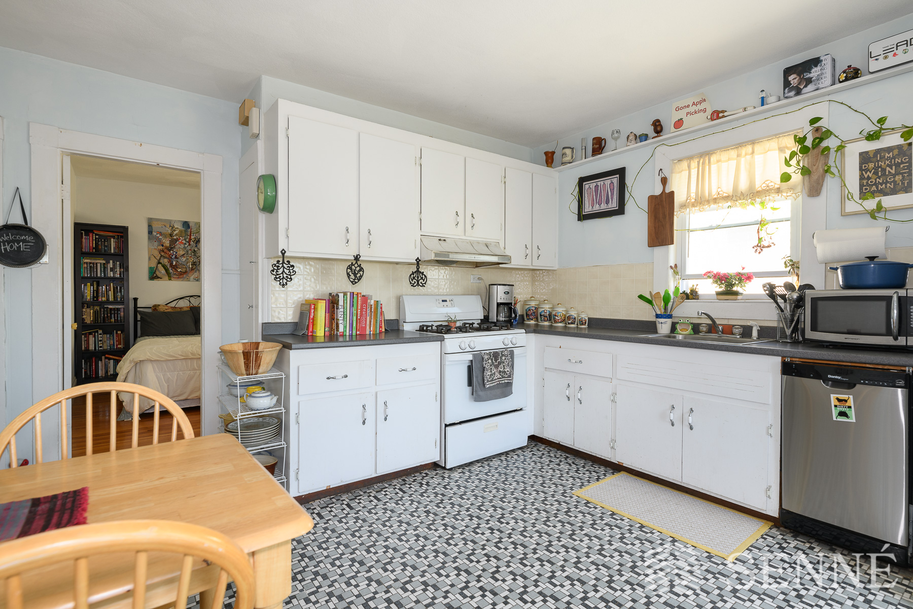 2 bed, 1 bath apartment for rent at 39 Mansfield St Unit 3, Somerville — photo 4 of 11