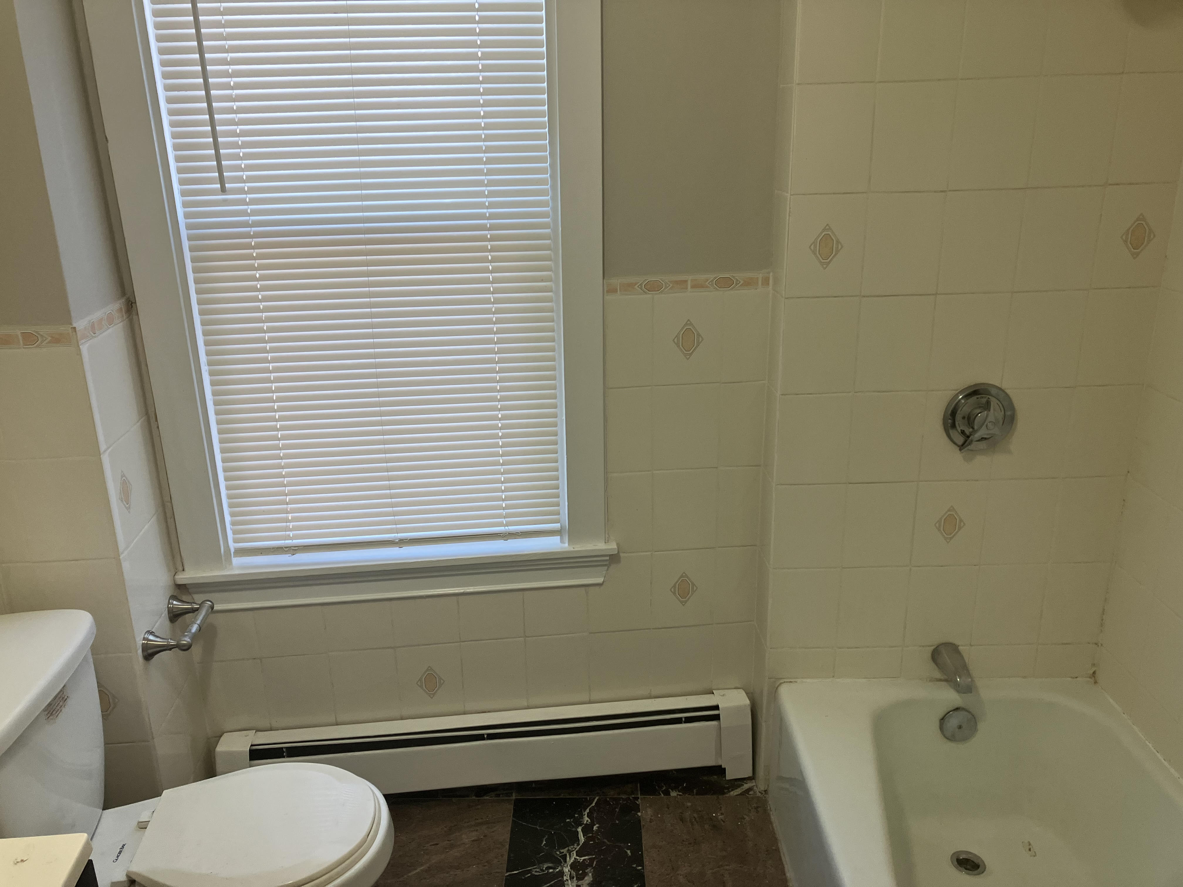 512 Medford St, Magoun Square