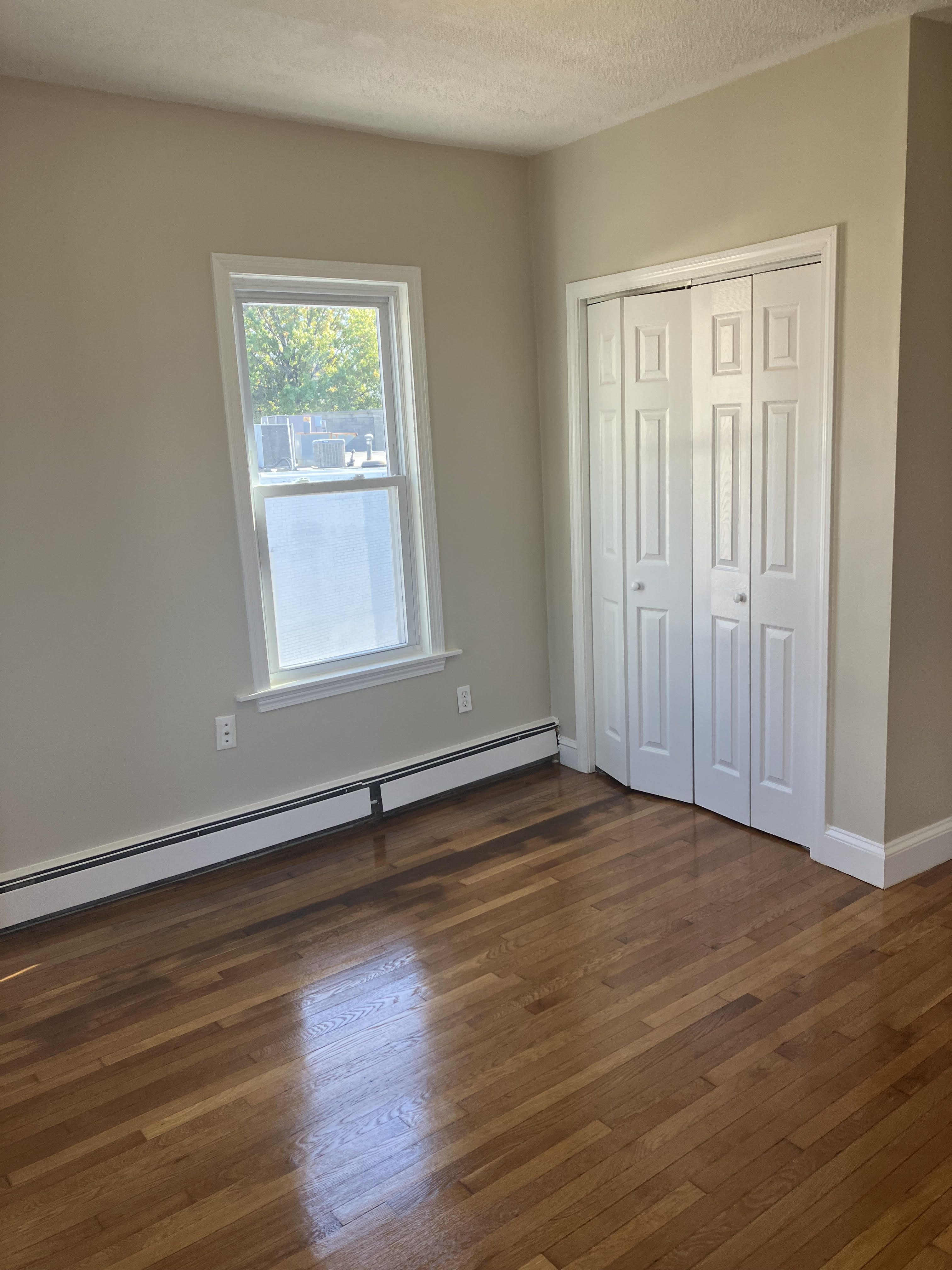 512 Medford St, Magoun Square