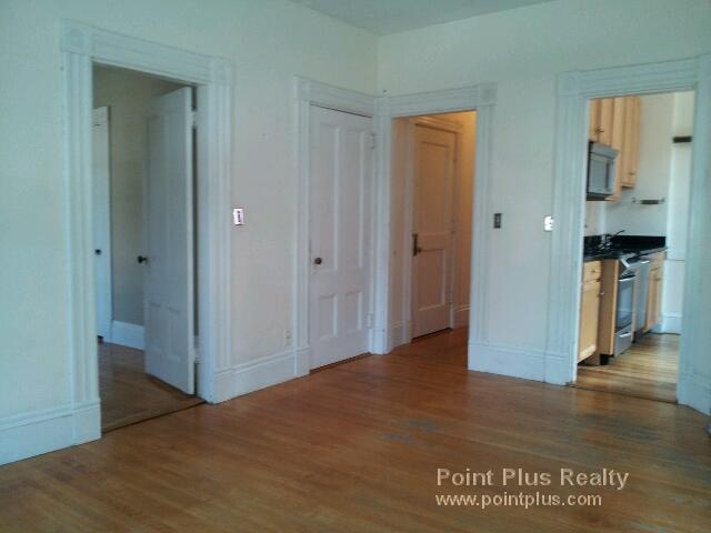 128 Magazine St, Cambridgeport