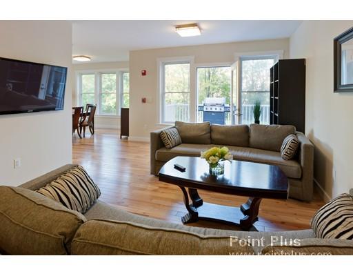 87 New St, Neighborhood Nine