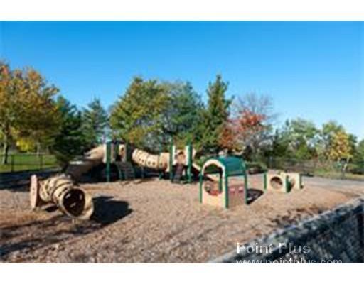 87 New St, Neighborhood Nine