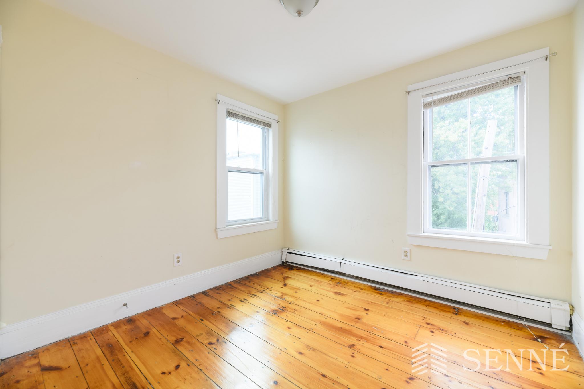3 bed, 1 bath apartment for rent at 12 Kilby St Unit 3R, Prospect Hill — photo 4 of 11