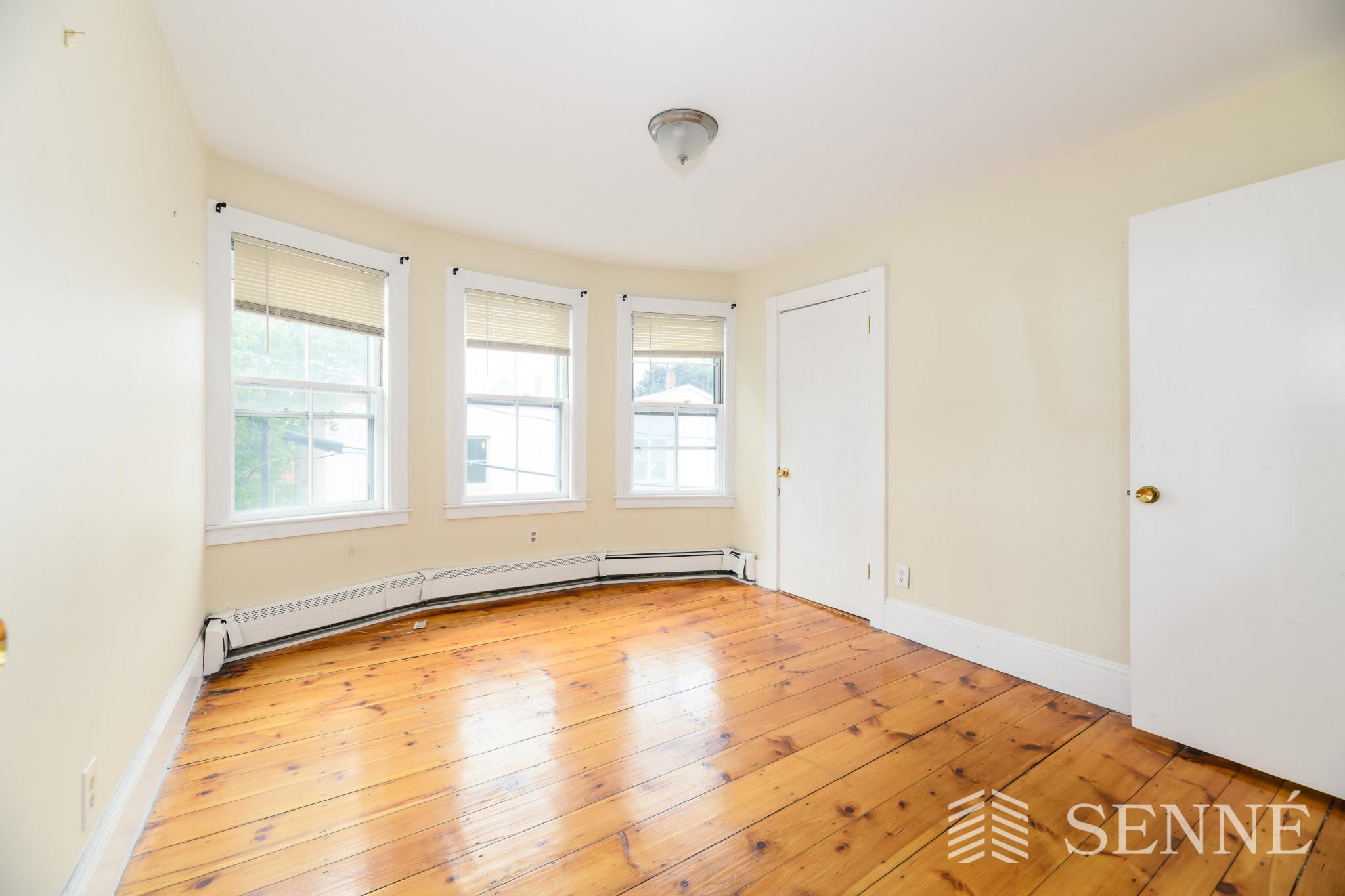 3 bed, 1 bath apartment for rent at 12 Kilby St Unit 3R, Prospect Hill — photo 5 of 11