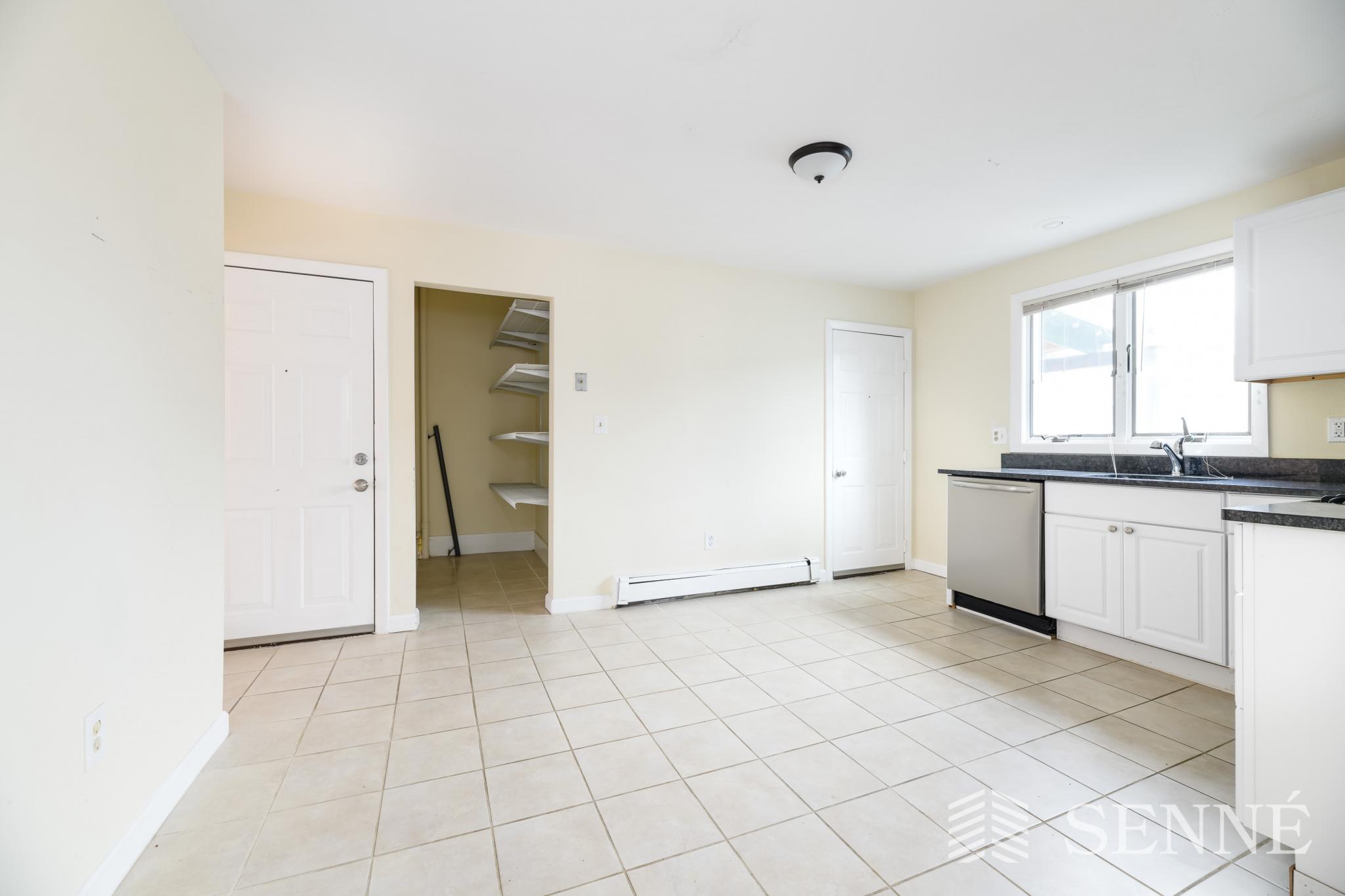 3 bed, 1 bath apartment for rent at 12 Kilby St Unit 3R, Prospect Hill — photo 3 of 11