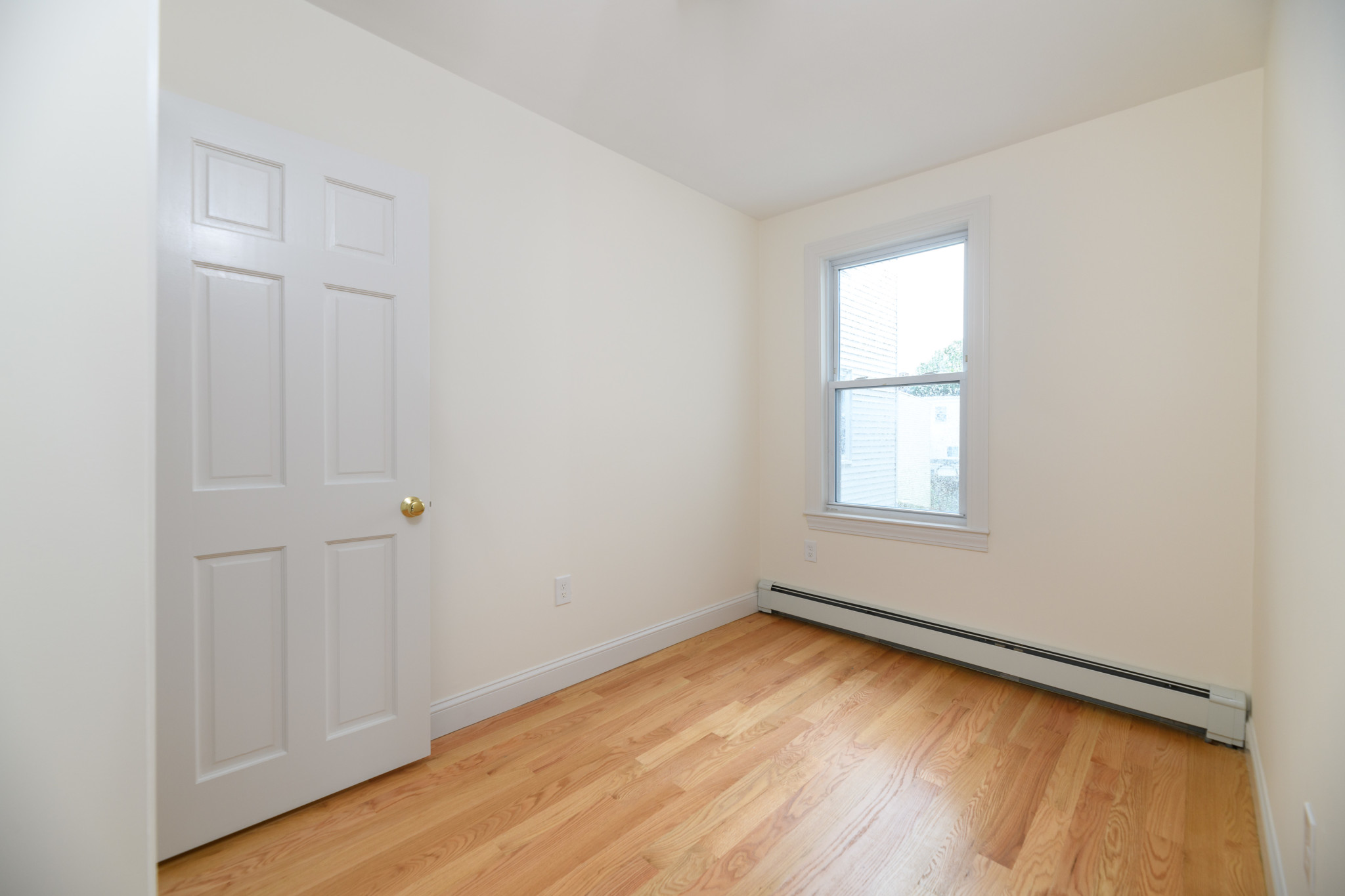 4 bed, 2 bath apartment for rent at 303 Hurley Unit 2, Cambridge — photo 4 of 11