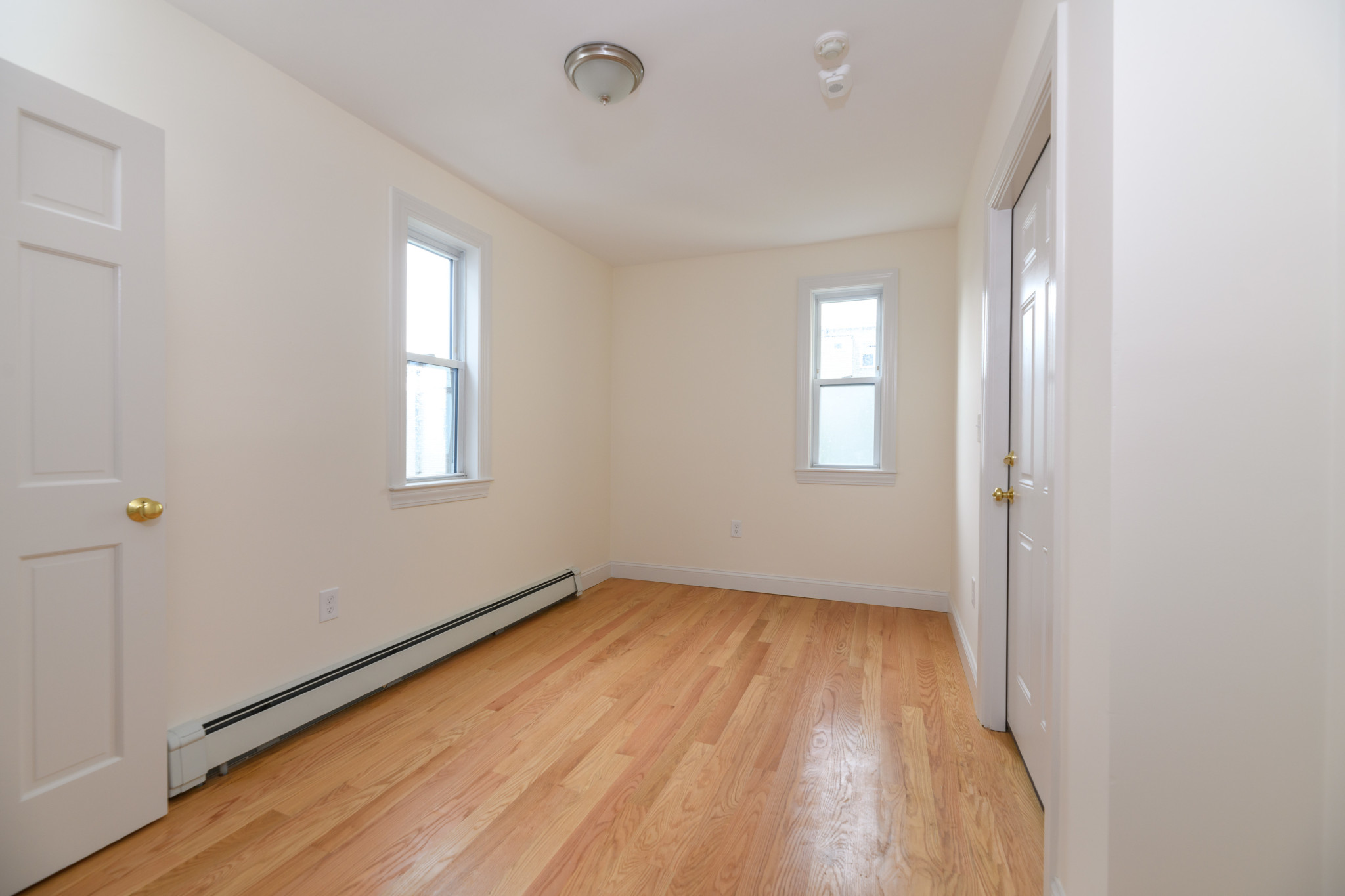 4 bed, 2 bath apartment for rent at 303 Hurley Unit 2, Cambridge — photo 8 of 11