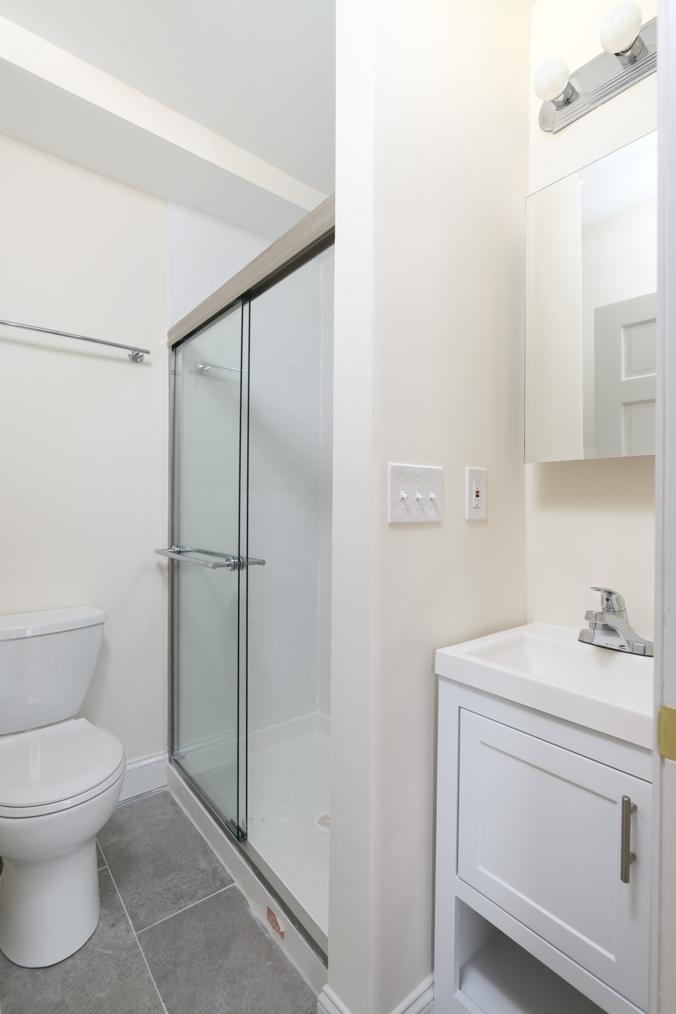 4 bed, 2 bath apartment for rent at 303 Hurley Unit 2, Cambridge — photo 6 of 11