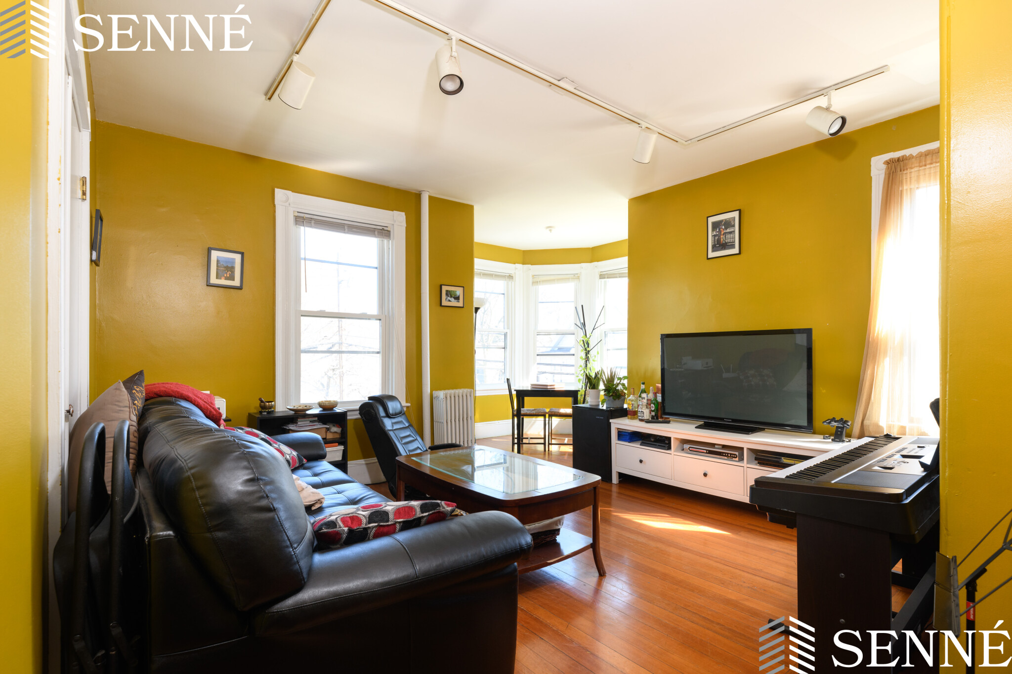 4 bed, 1 bath apartment for rent at 58 Walnut St Unit 3, Somerville — photo 4 of 13