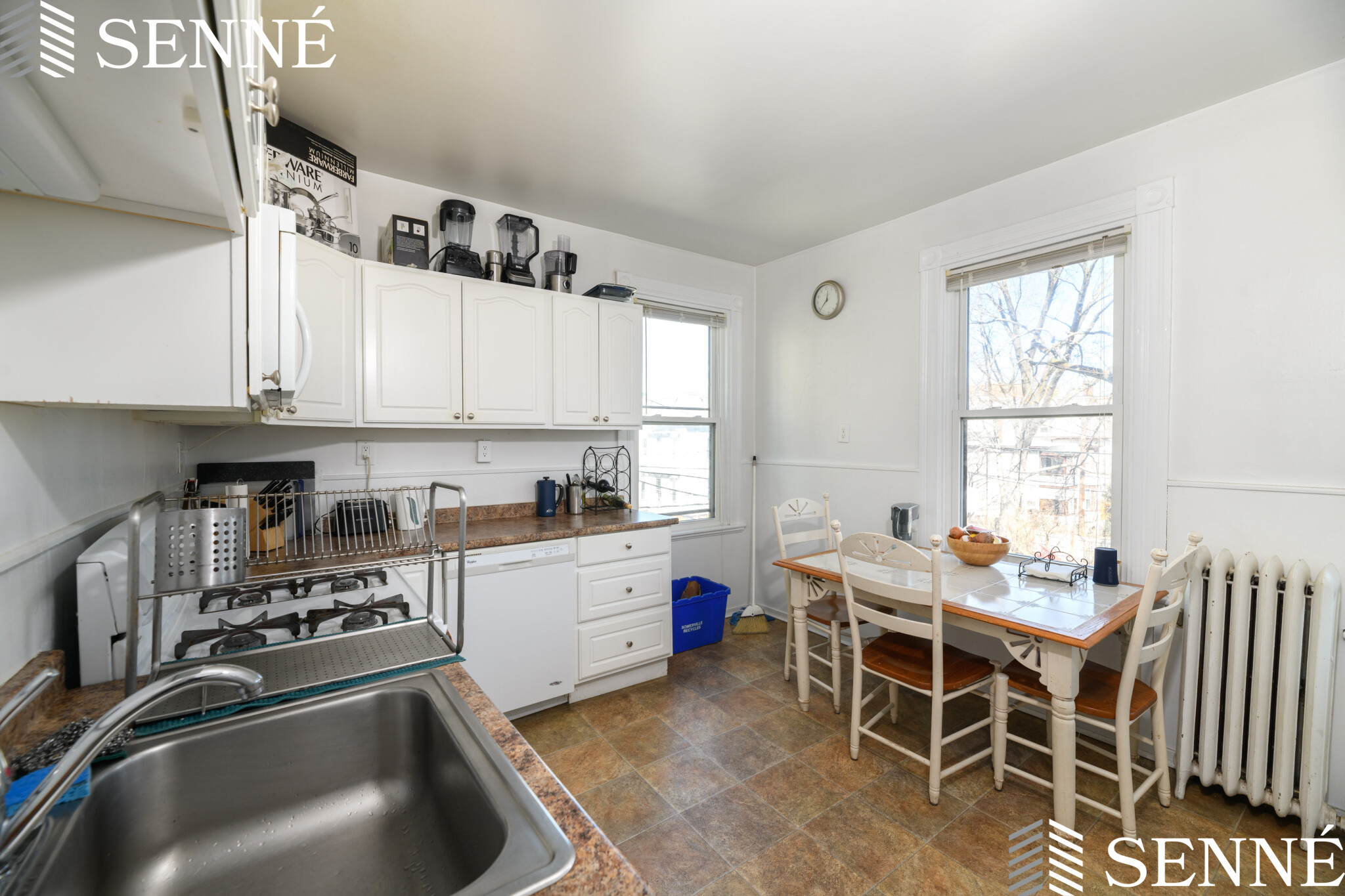 4 bed, 1 bath apartment for rent at 58 Walnut St Unit 3, Somerville — photo 3 of 13