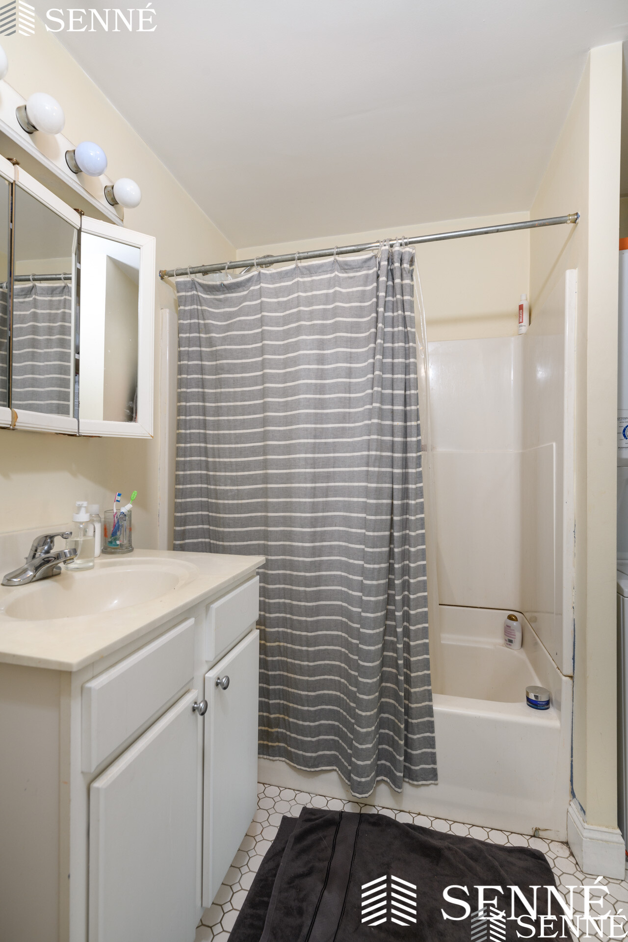 2 bed, 1 bath apartment for rent at 256 Somerville Ave Unit 2, Somerville — photo 4 of 13