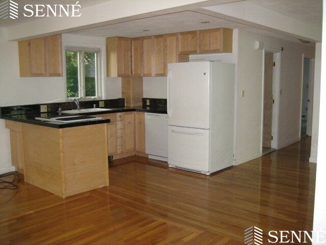 2 bed, 1 bath apartment for rent at 9 Hazel St, Cambridge — photo 3 of 15