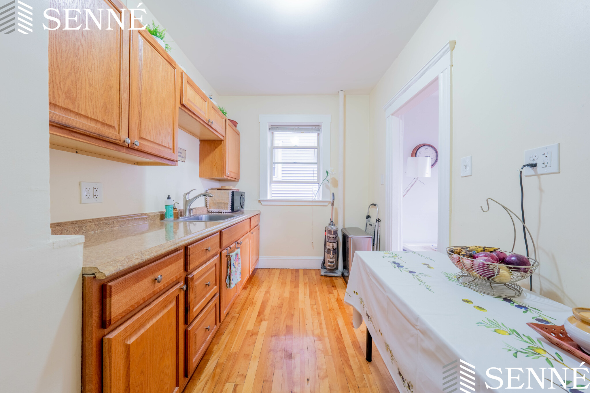 465 Broadway, Magoun Square