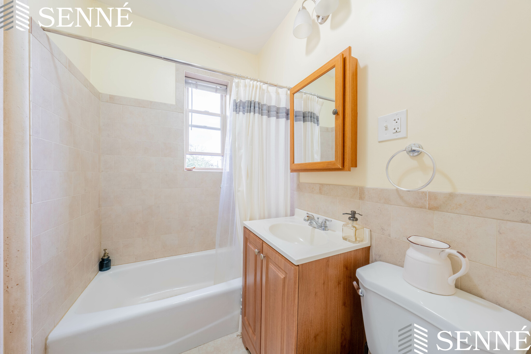 465 Broadway, Magoun Square