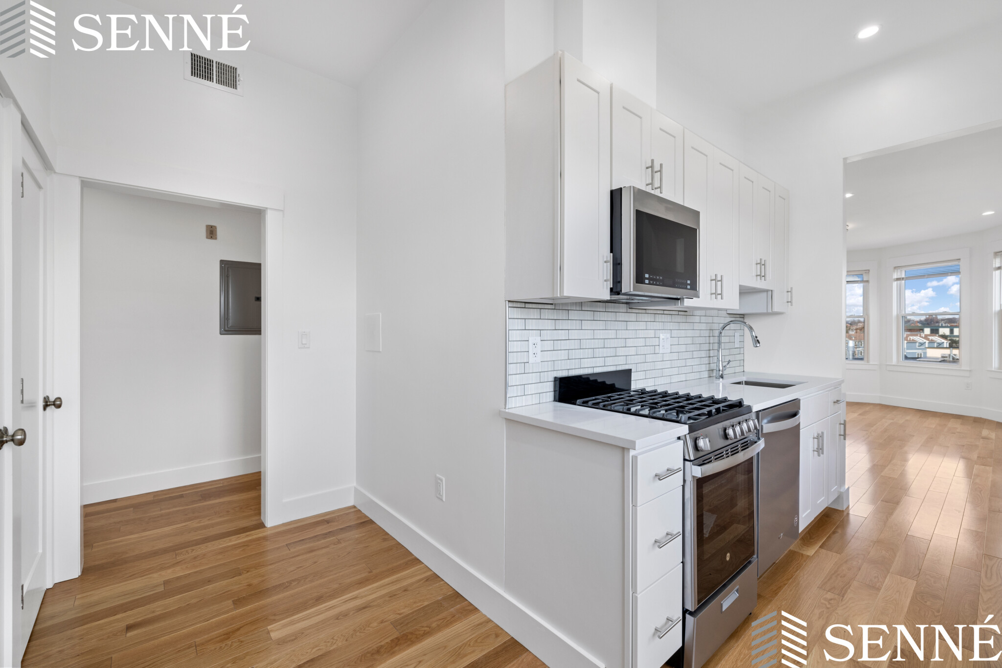 3 bed, 2 bath apartment for rent at 407 Columbia St Unit 5, Cambridge — photo 3 of 12