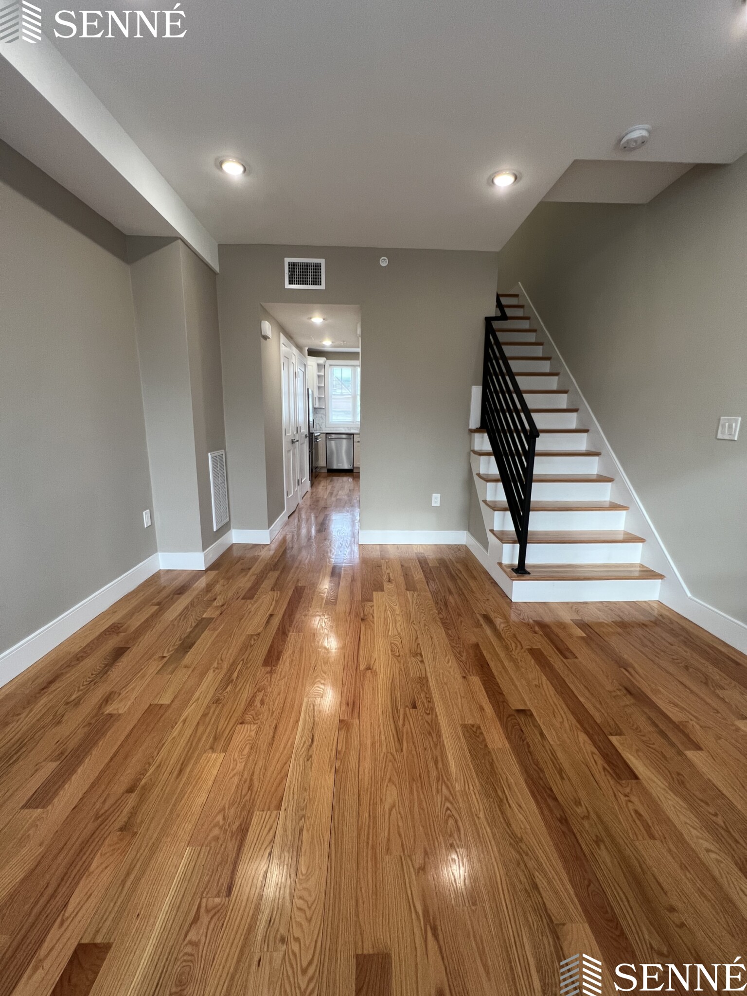 112 Main St, Everett