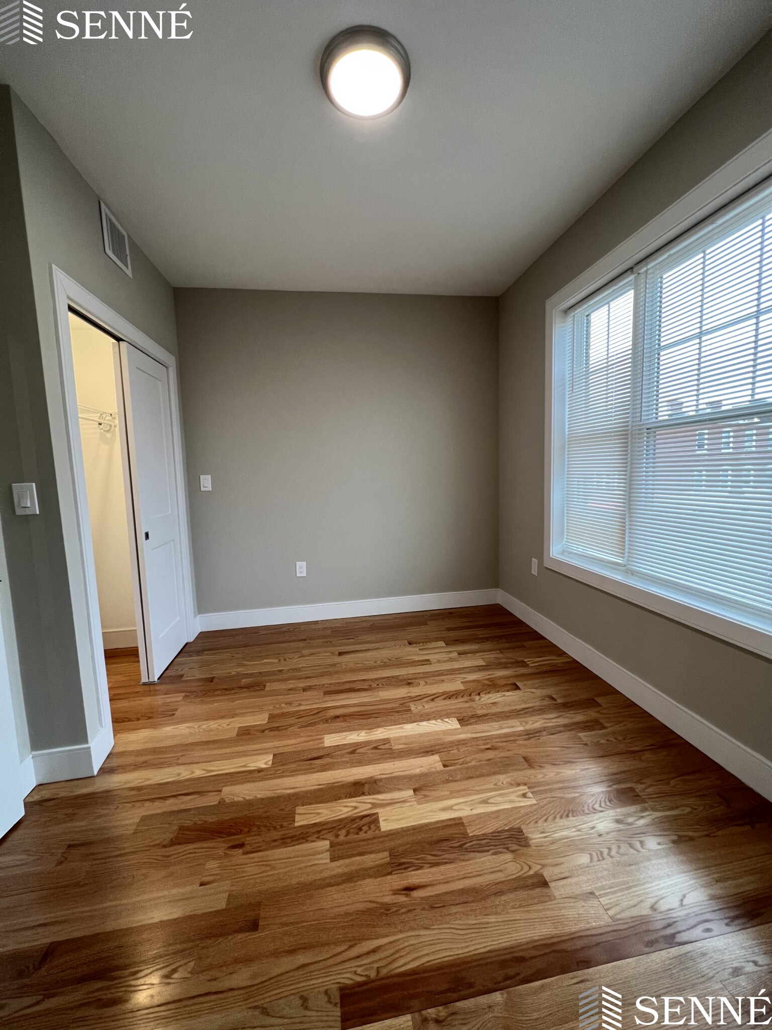 112 Main St, Everett