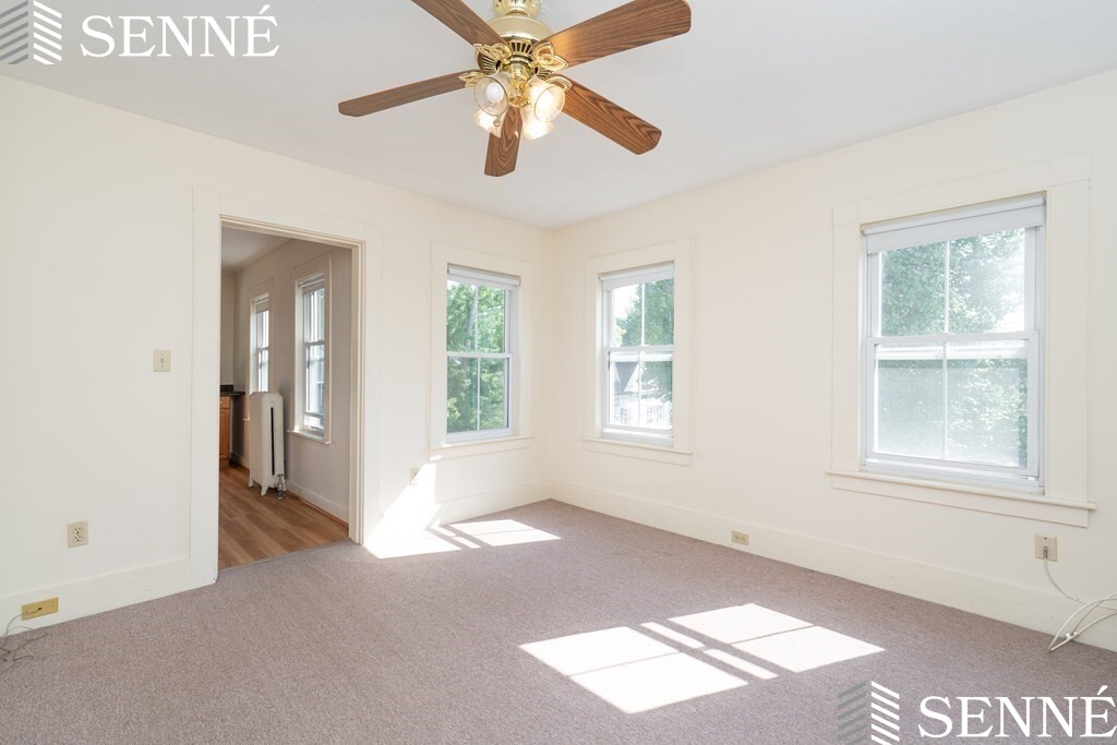 14 Hartford St, Bedford