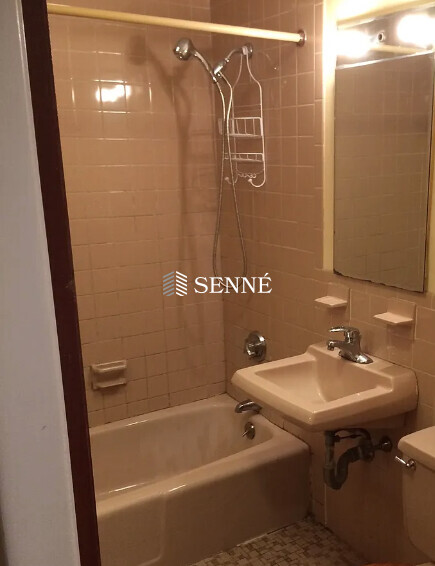 34 Hamilton Rd, Arlington