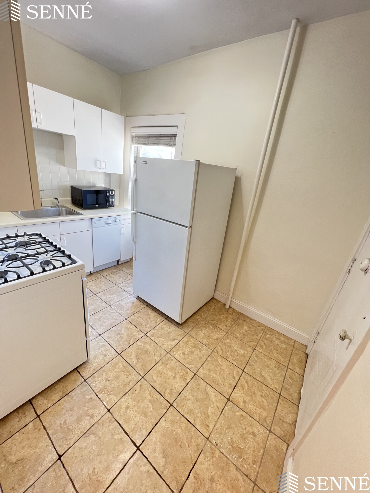 2 Sacramento St, Huron Village