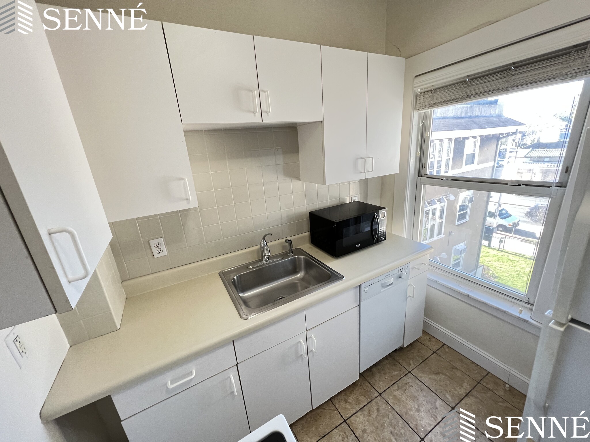 2 Sacramento St, Huron Village