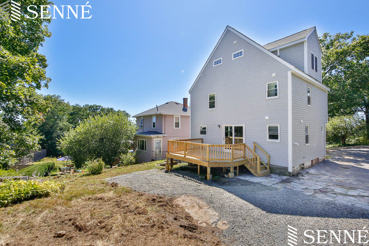 77 Rock Glen Rd, Medford