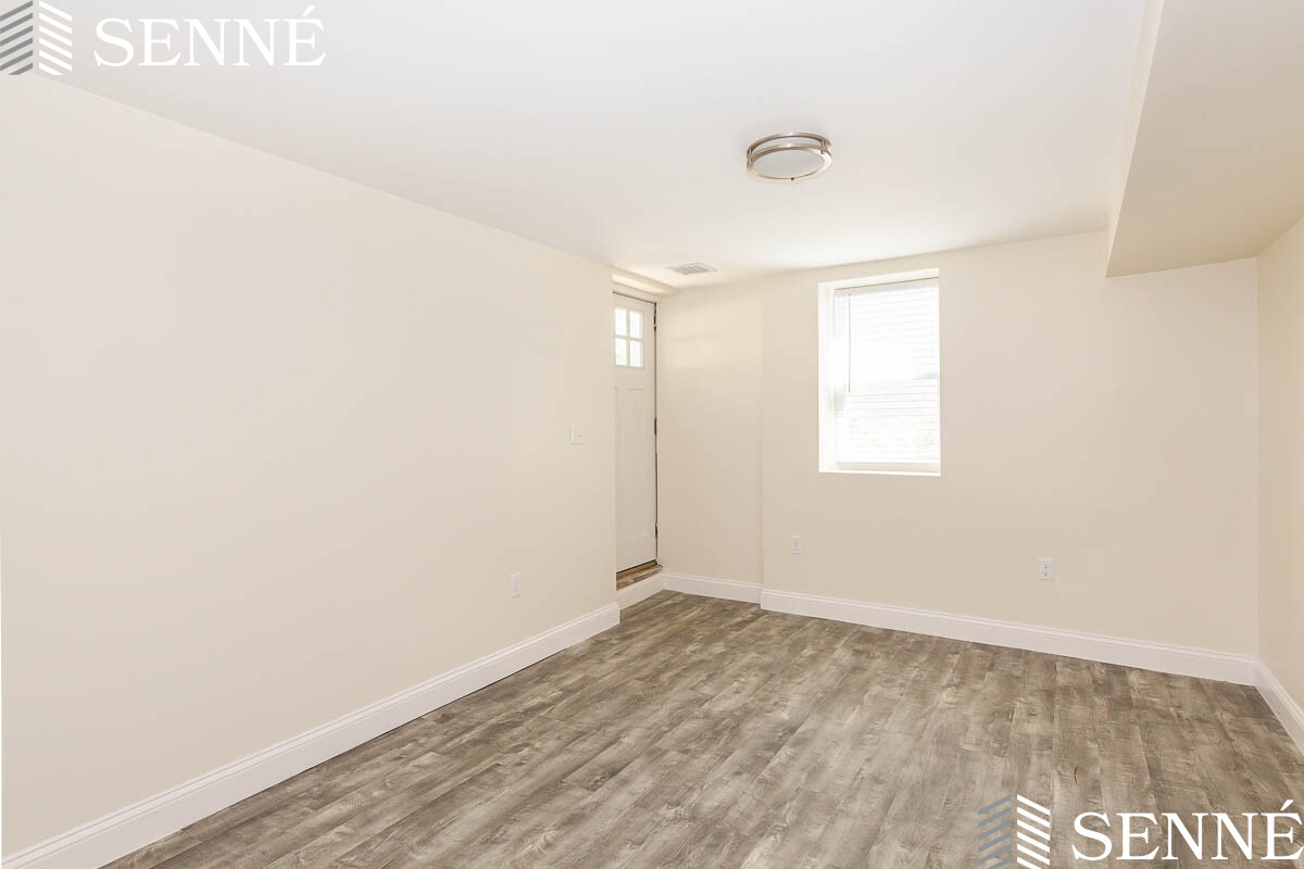 77 Rock Glen Rd, Medford