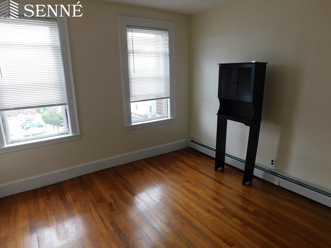 38 Day St, Davis Square