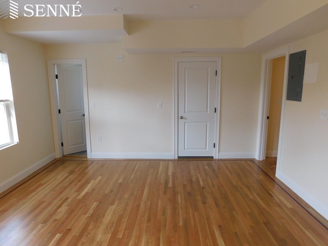 28 Cherry St, Porter Square