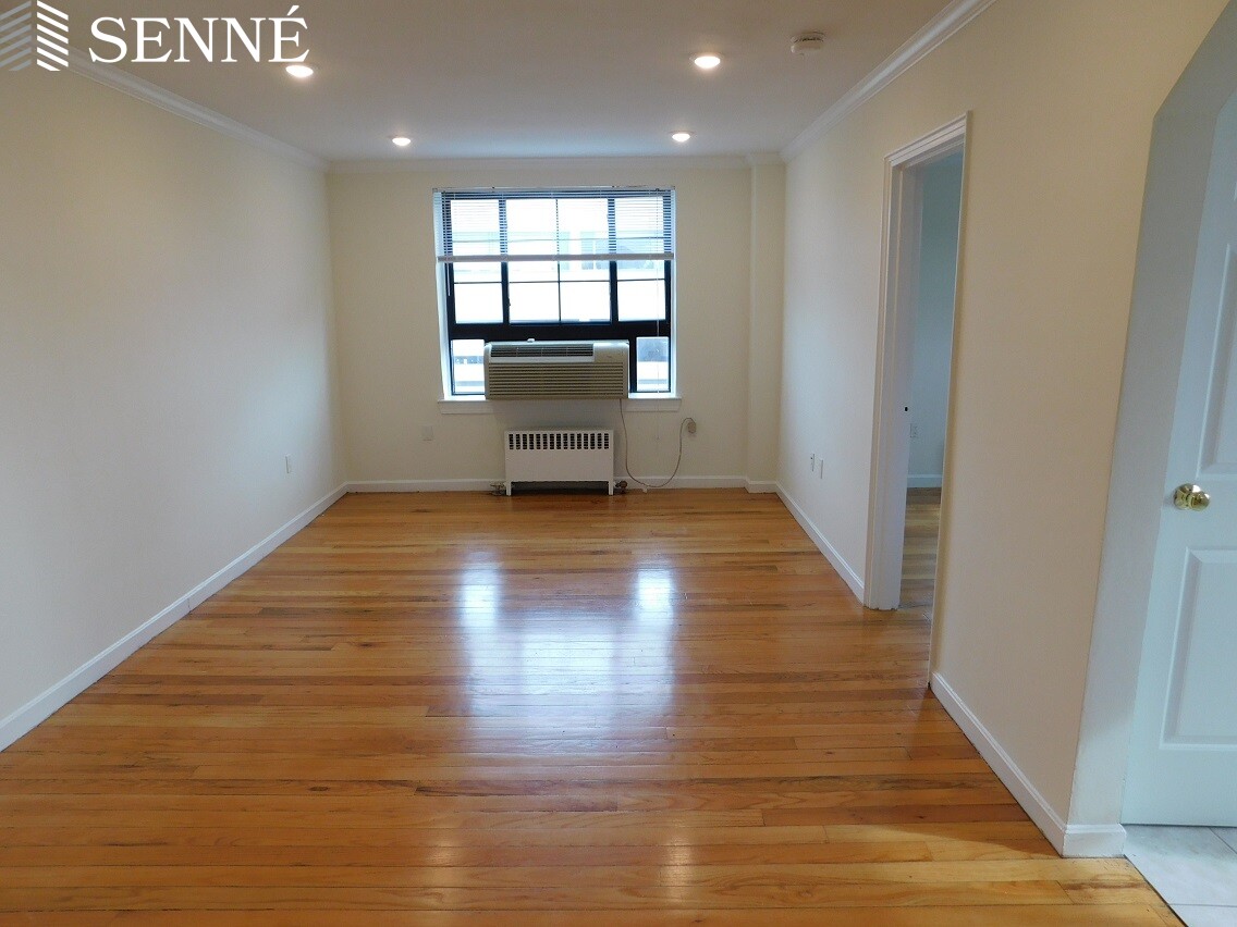 60 Brattle St, Harvard Square