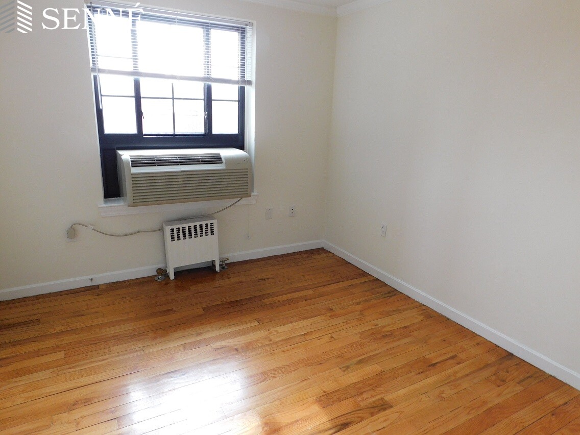 60 Brattle St, Harvard Square