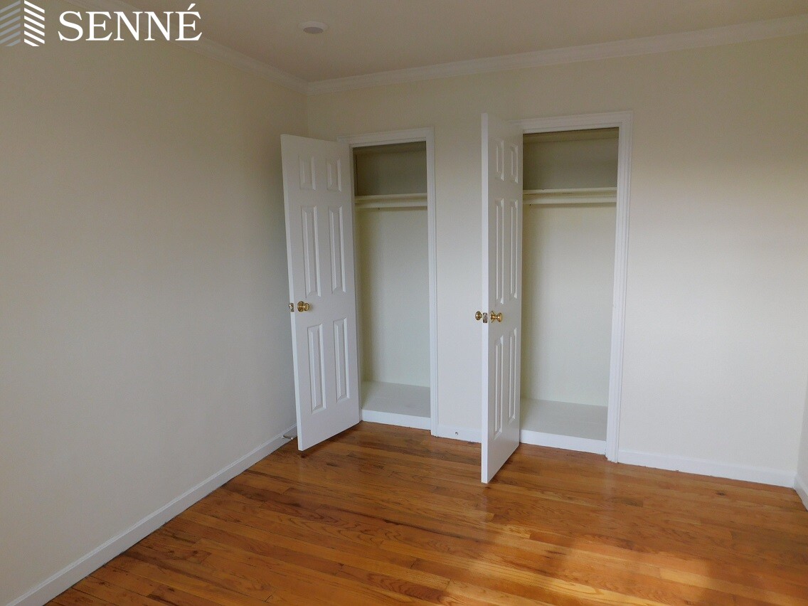 60 Brattle St, Harvard Square